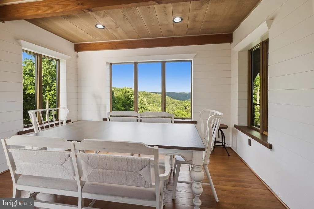 Photo of 415 NAZELROD ROAD