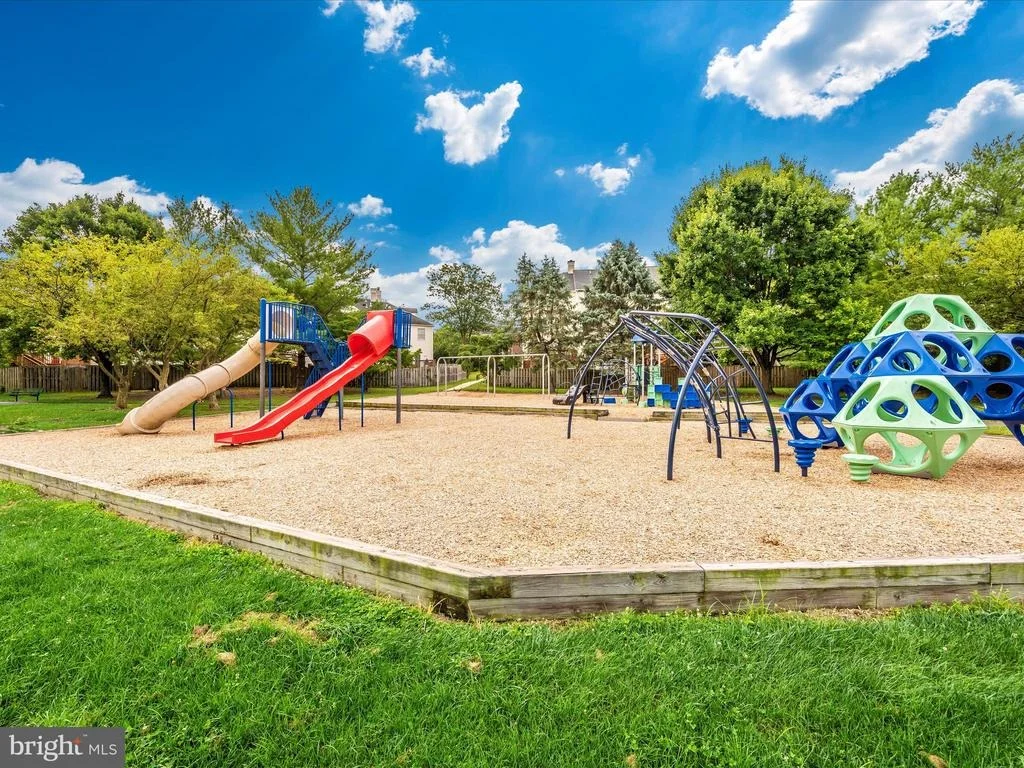 Photo of 2124 COLLINGWOOD LANE