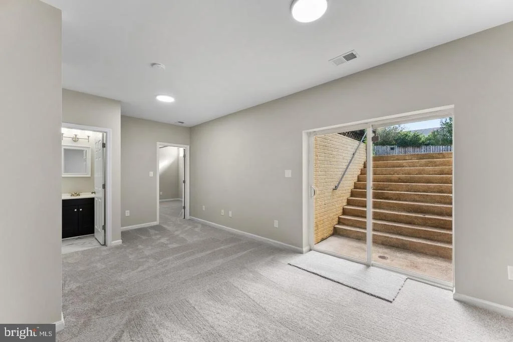 Photo of 927 FAIRWOOD DRIVE