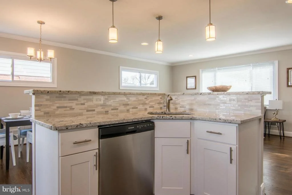 Photo of 922 BARDSWELL ROAD