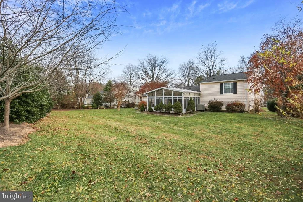 Photo of 9109 ROUNDLEAF WAY