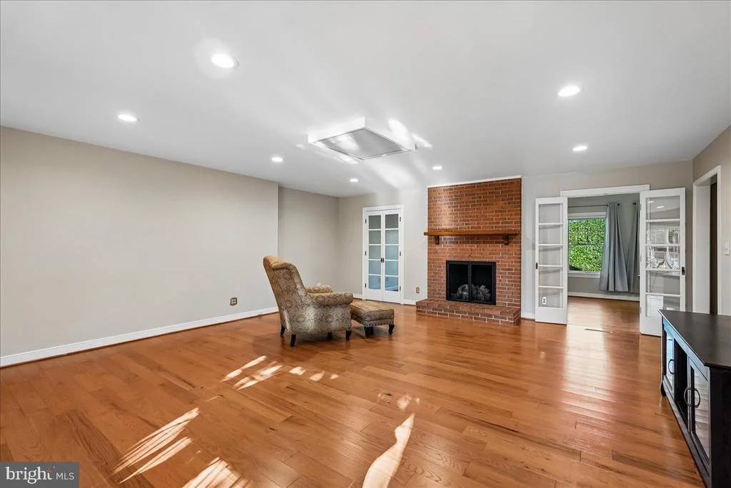 Photo of 8101 SUNDOWN LANE