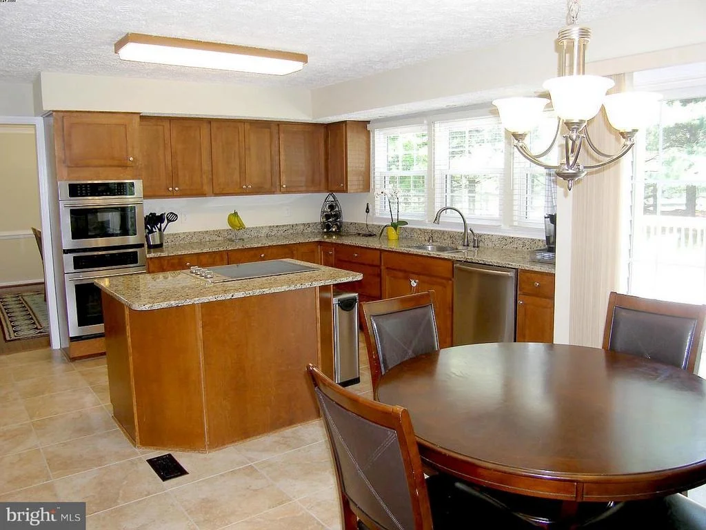 Photo of 127 BOOKHAM LANE
