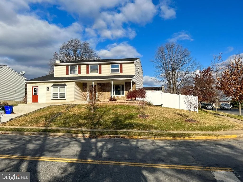 Photo of 1800 LAWNVIEW DRIVE
