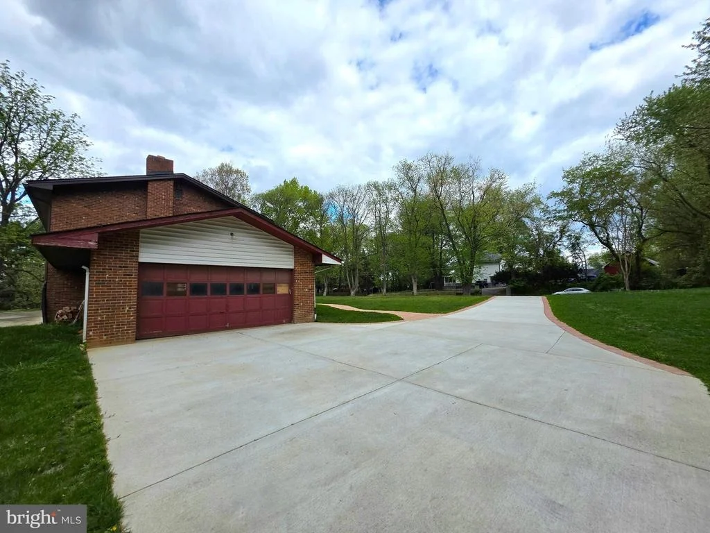 Photo of 21010 DELTA DRIVE