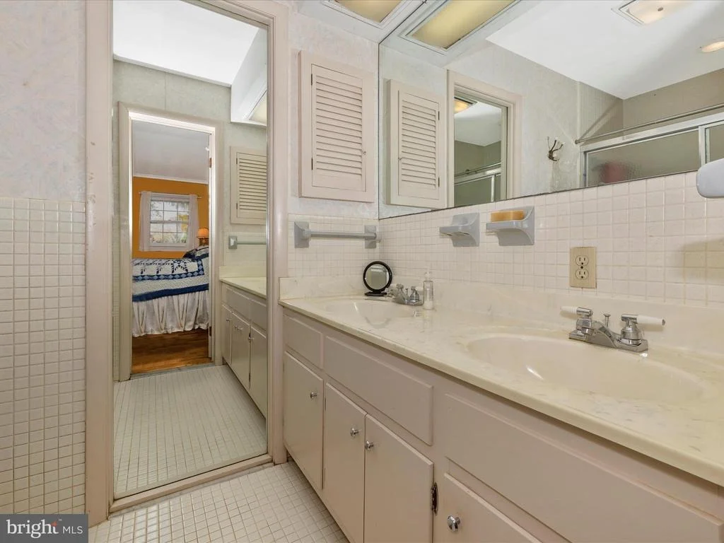Photo of 131 FAIRVIEW AVENUE