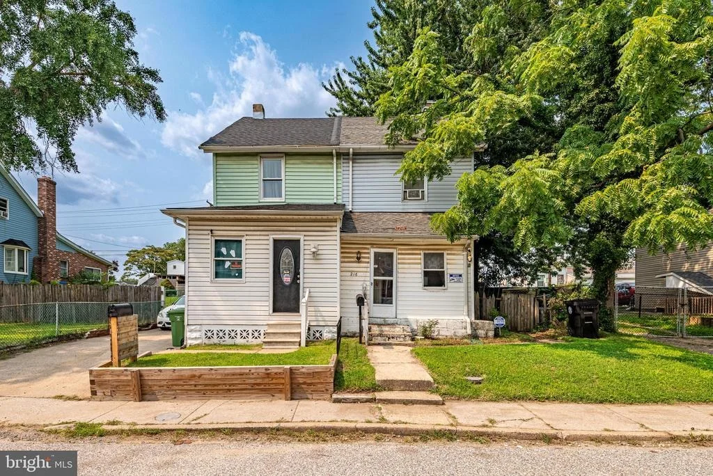 Photo of 216 RIVERVIEW AVENUE