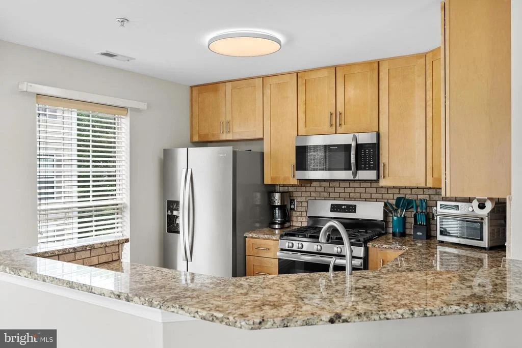 Photo of Unit 300 at 21833 BALDWIN SQUARE