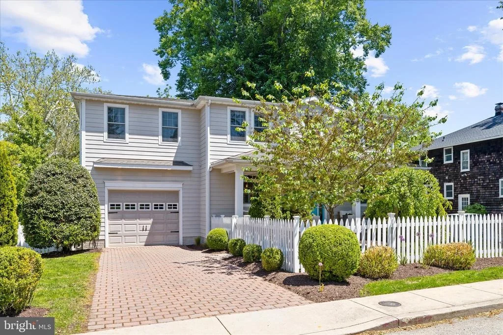 Photo of 302 ANNAPOLIS STREET