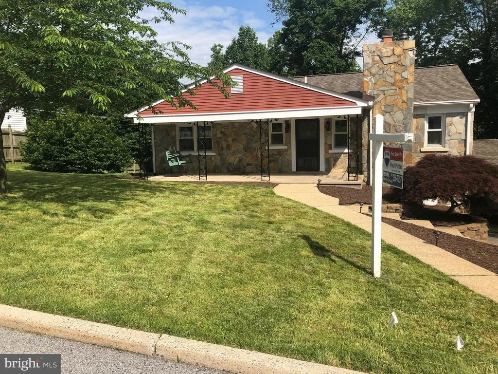 Photo of 708 N WARFIELD DRIVE
