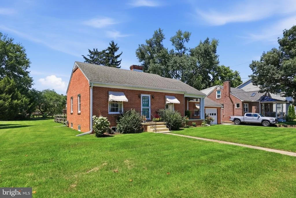 Photo of 19 NORVA AVENUE