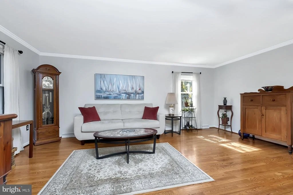Photo of 19 TENBY CHASE DRIVE