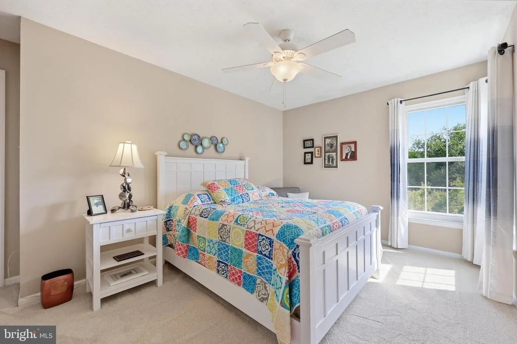 Photo of 6913 SOVEREIGN PLACE