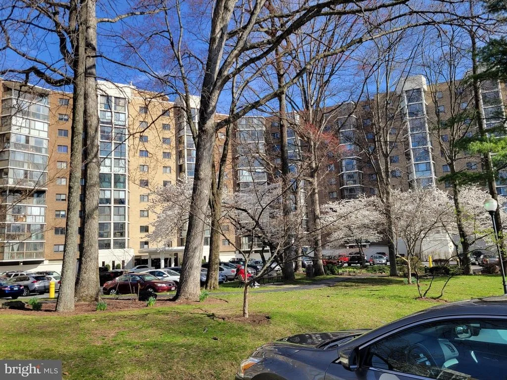 Photo of Unit 21006 at 15107 INTERLACHEN DRIVE