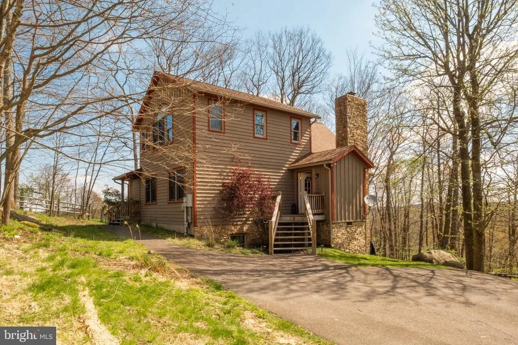 Photo of 206 HIGHLINE DRIVE