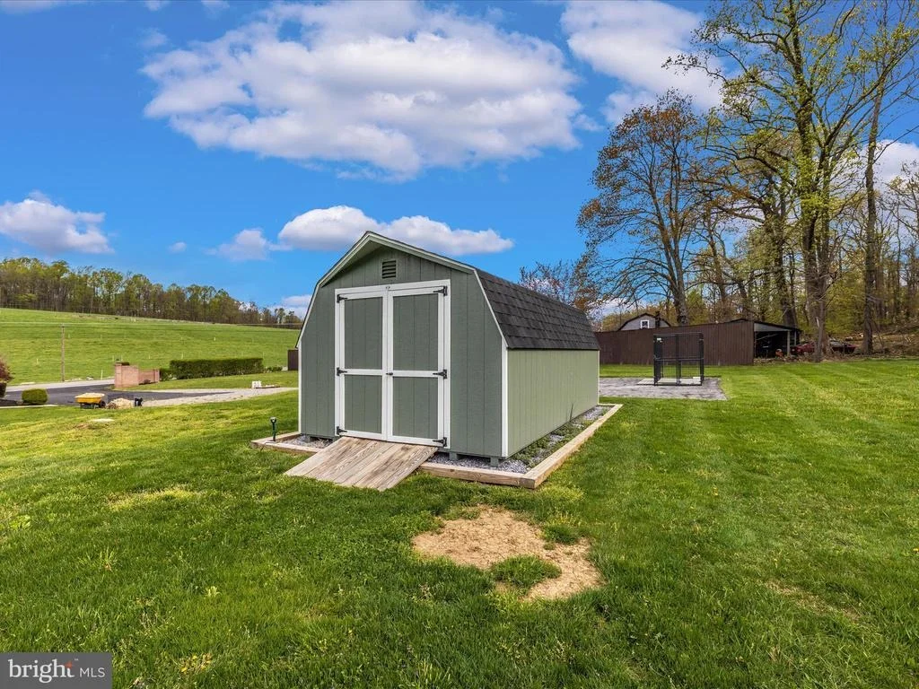 Photo of 11505 PLEASANT VALLEY ROAD