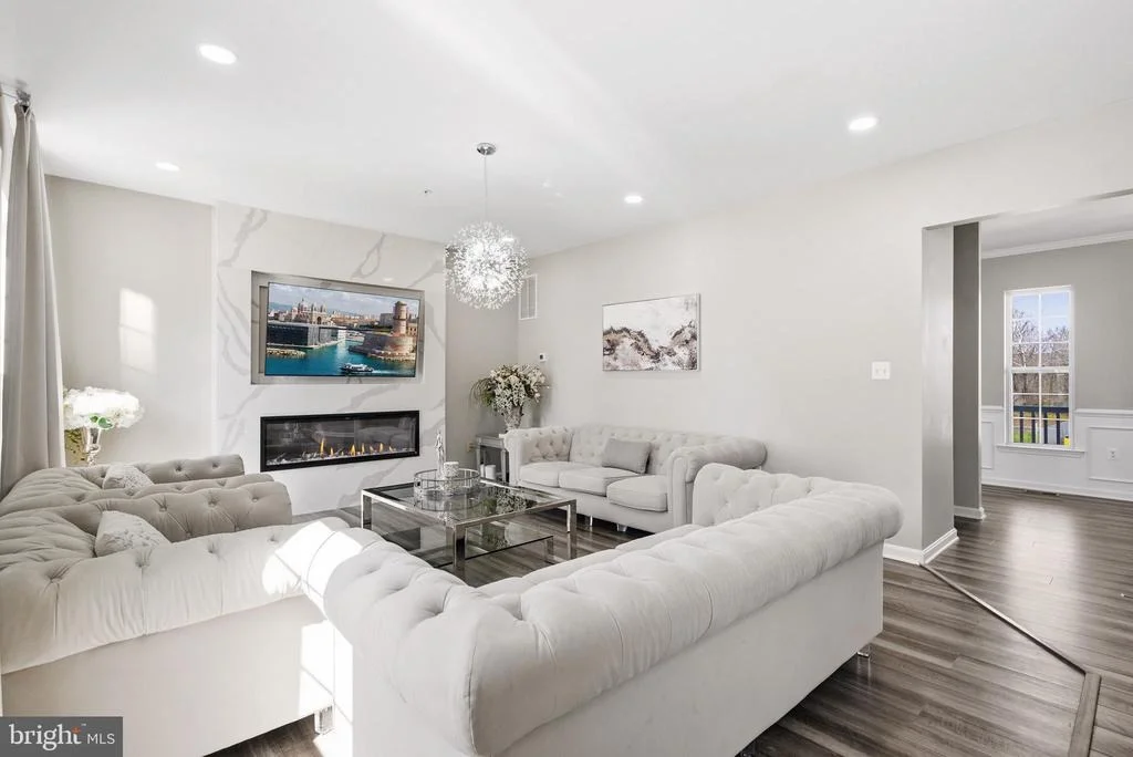 Photo of 23324 LINDSAY DRIVE