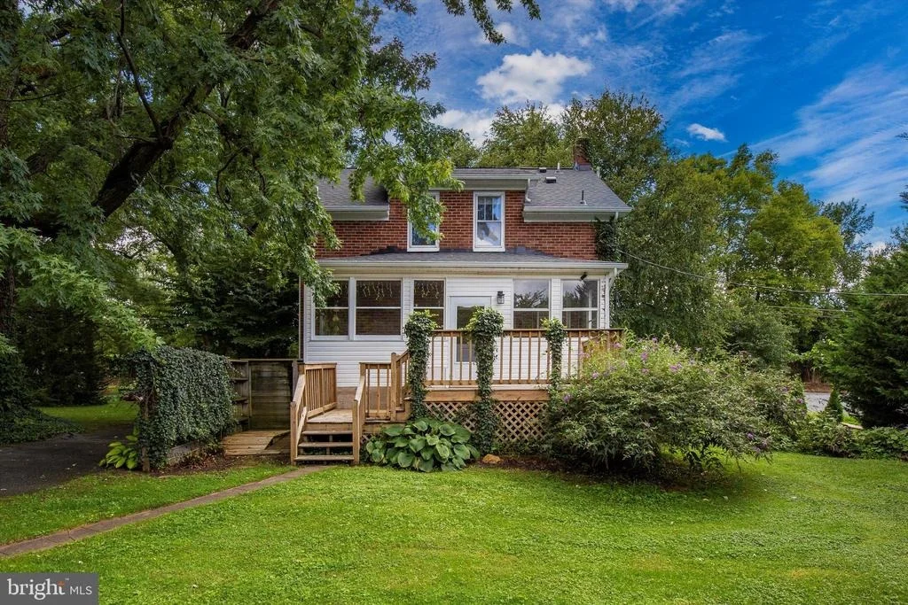 Photo of 1661 SHOOKSTOWN ROAD