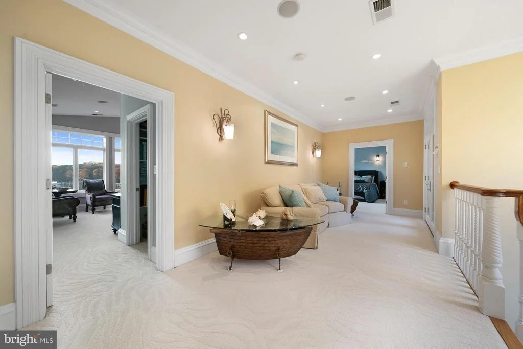 Photo of 206 HARBOR DRIVE