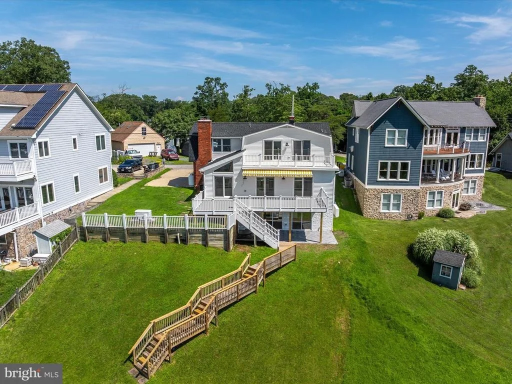 Photo of 327 STEEDMAN POINT ROAD