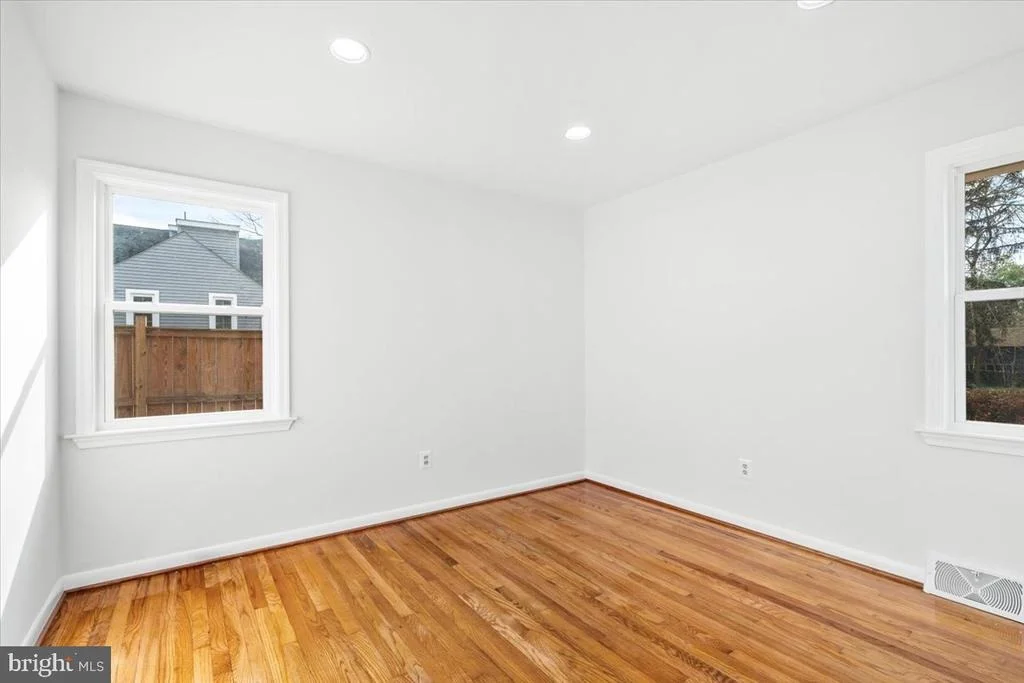 Photo of 1308 W 7TH STREET
