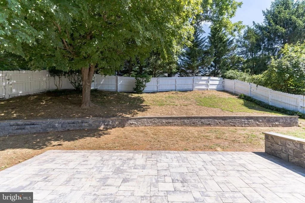 Photo of 18121 BILNEY DRIVE