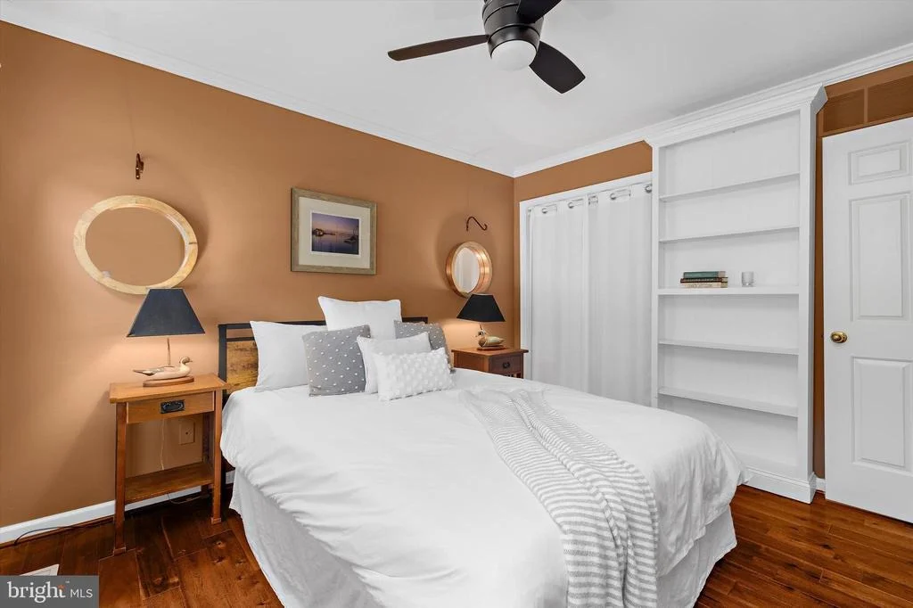 Photo of 527 BAY HILLS DRIVE