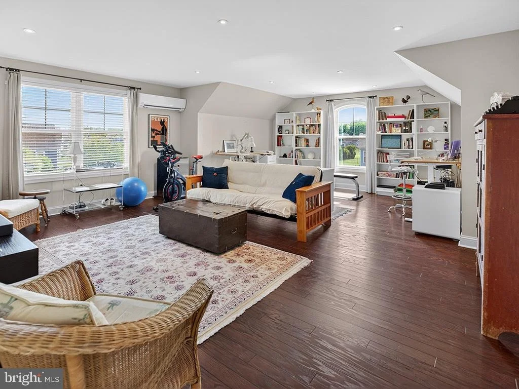 Photo of 20763 RODNEY DRIVE