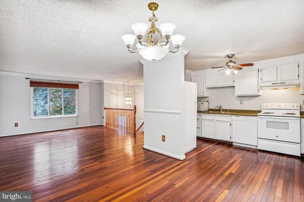 Photo of 19013 PERRONE DRIVE