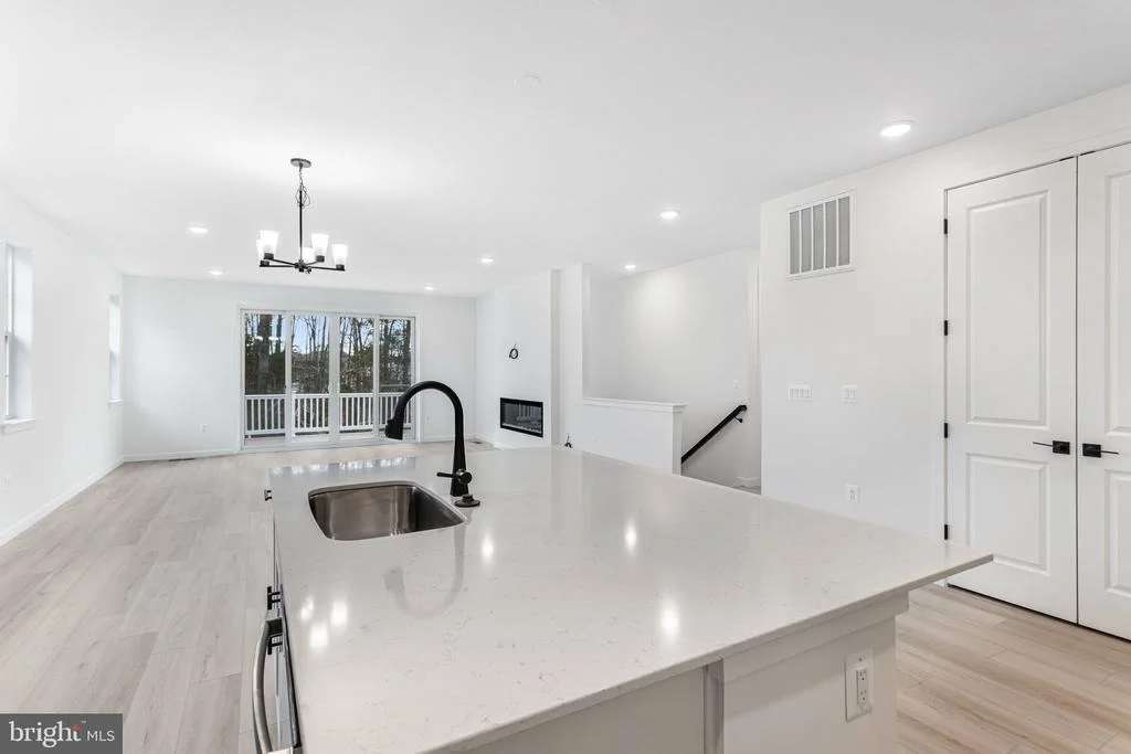 Photo of 2079 SPRINGVALE DRIVE