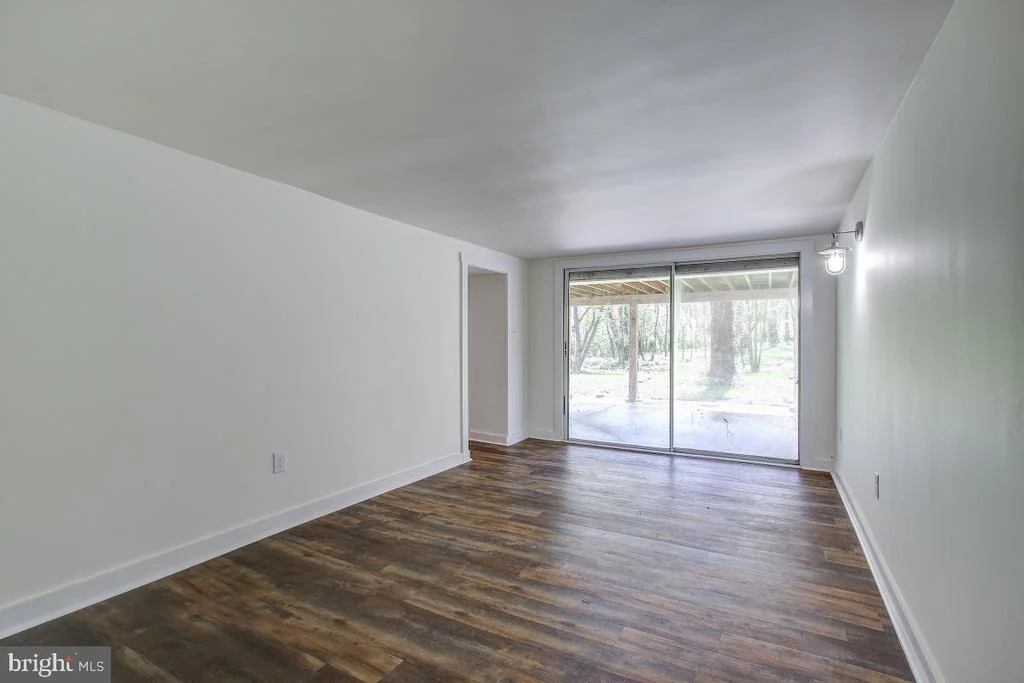 Photo of 8022 BOLIVAR ROAD