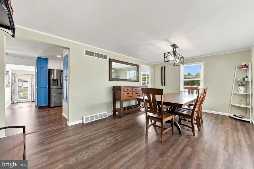 Photo of 989 BOUNDARY ROAD
