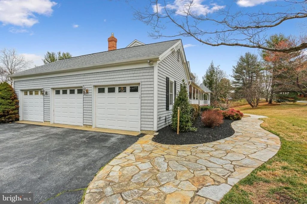 Photo of 8625 STABLEVIEW COURT