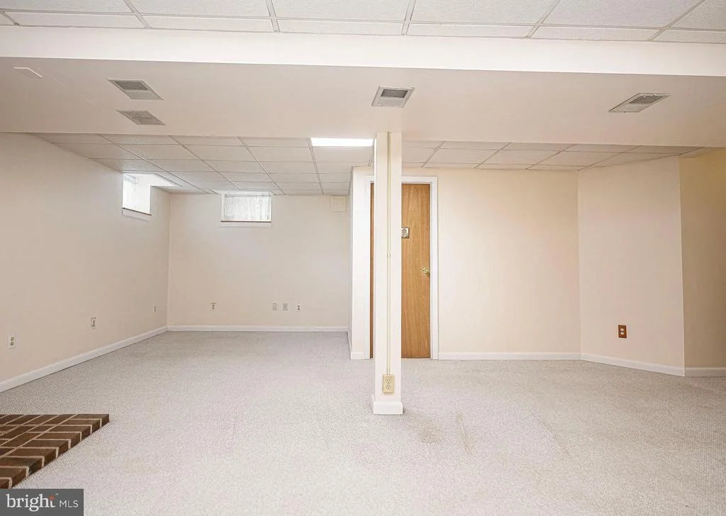Photo of 619 FLINTLOCK DRIVE