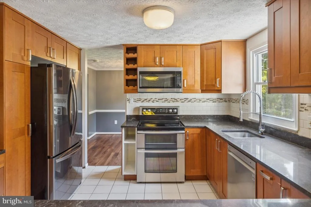 Photo of 8032 RED JACKET WAY