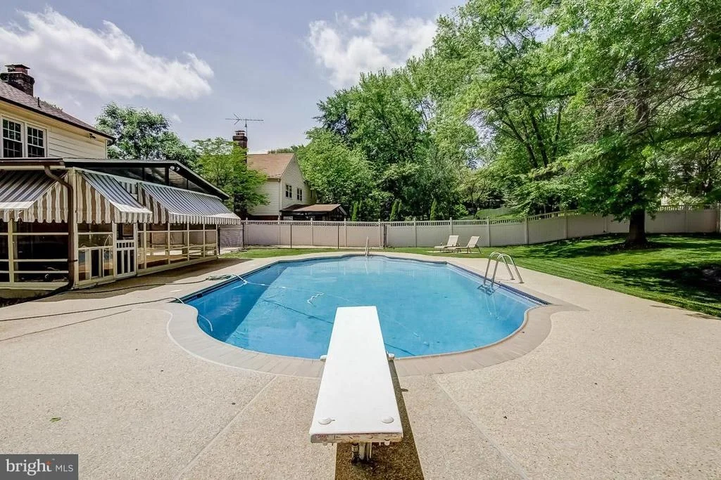 Photo of 2605 VILLAGE LANE