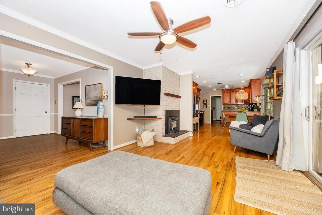 Photo of 201 CRESTVIEW COURT