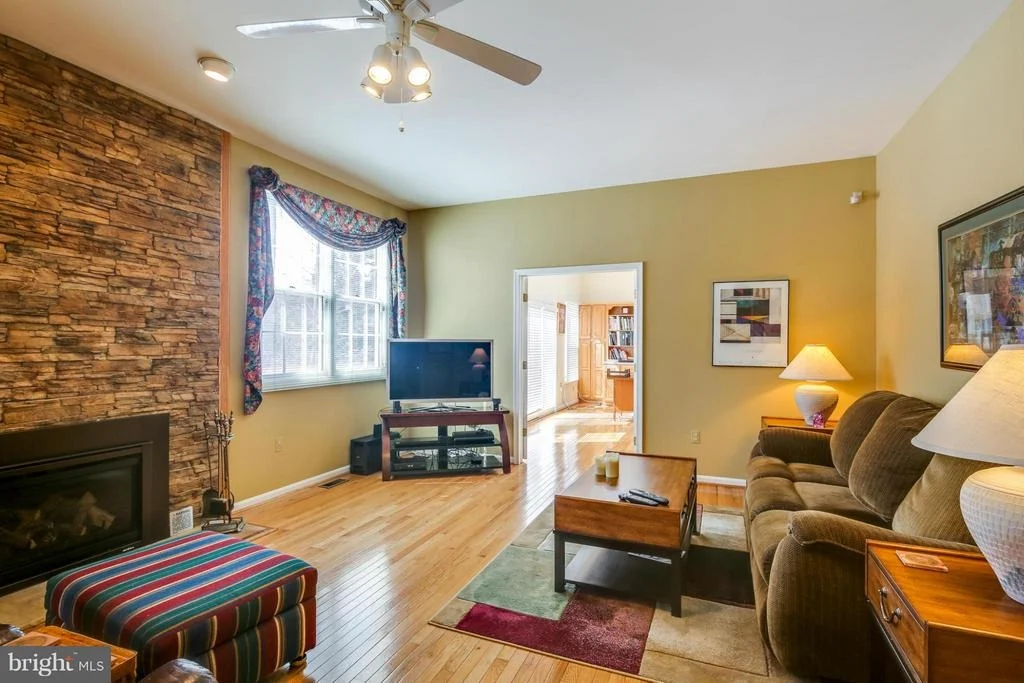 Photo of 6104 SHADED LEAF COURT
