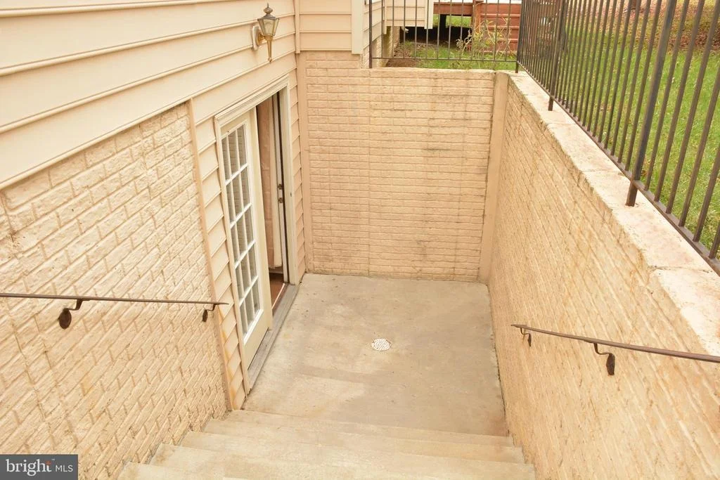 Photo of 2432 NICOL CIRCLE