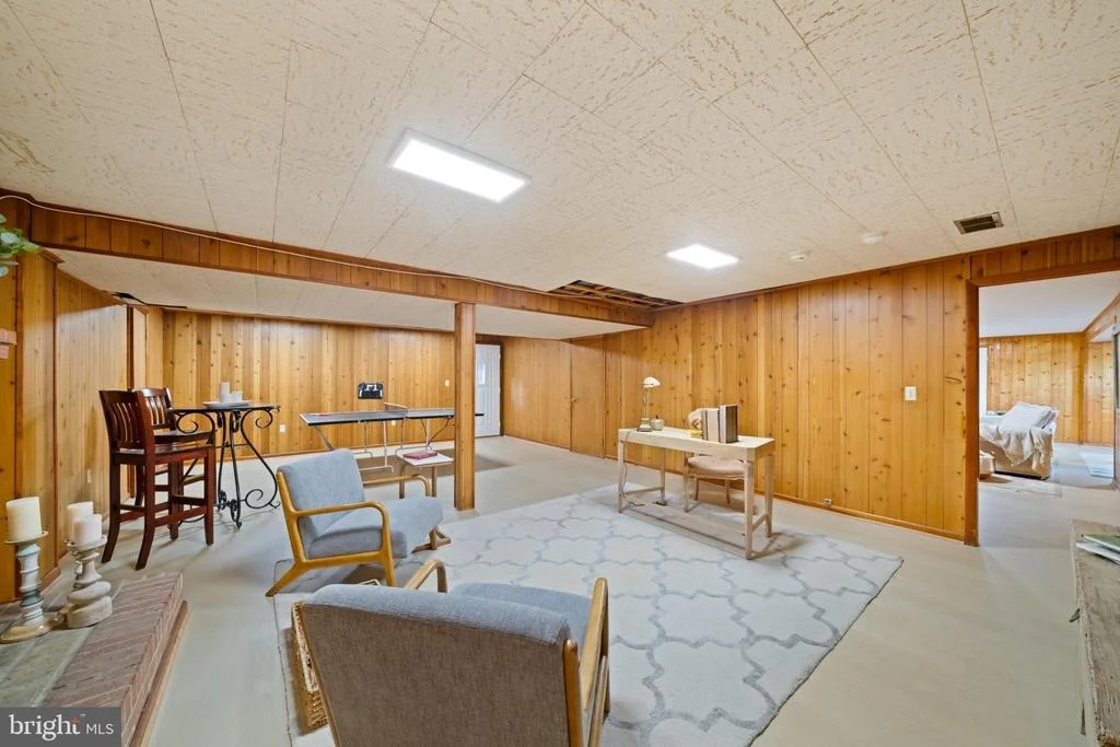 Photo of 11809 COLLINS DRIVE
