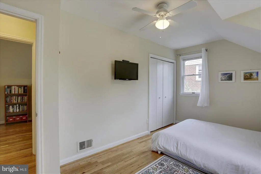 Photo of 1005 DENNIS AVENUE