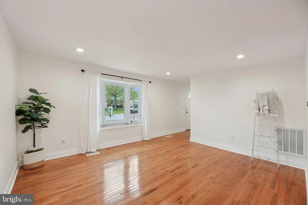 Photo of 1844 MILLSTREAM DRIVE