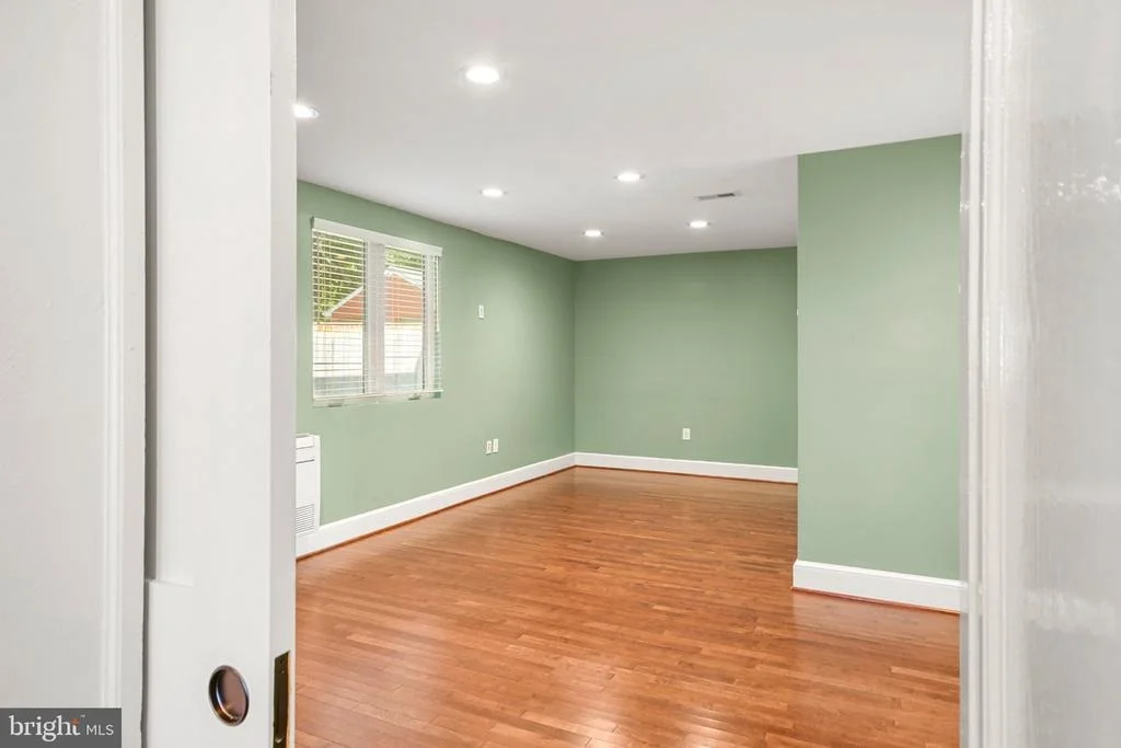 Photo of 1101 ROSEMONT AVENUE