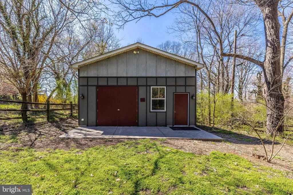 Photo of 8623 PINECLIFF DRIVE