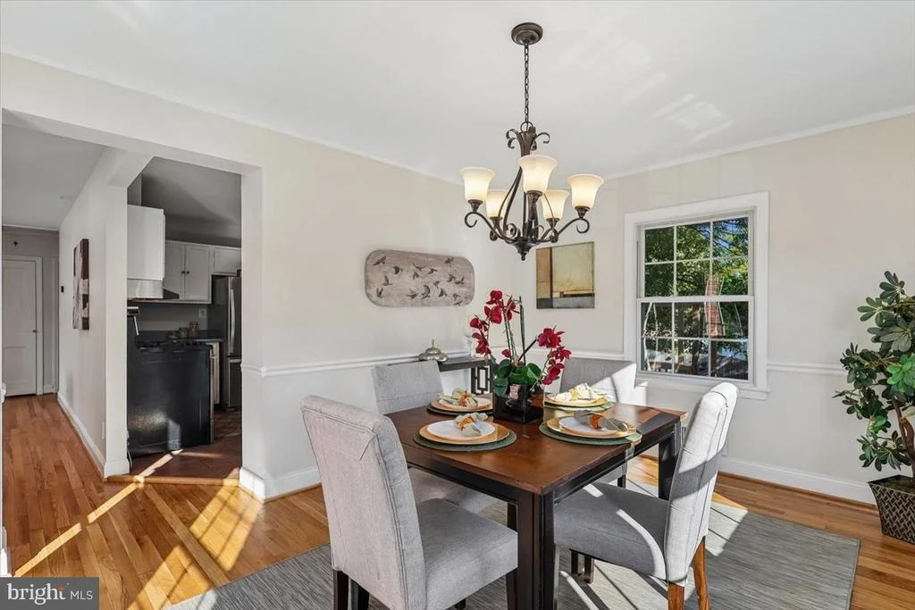 Photo of 1501 CREST ROAD