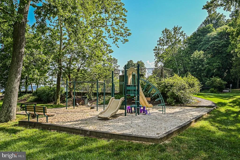 Photo of 5805 HALLOWING DRIVE