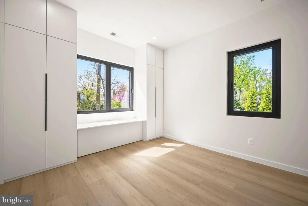 Photo of 8908 MOHAWK LANE