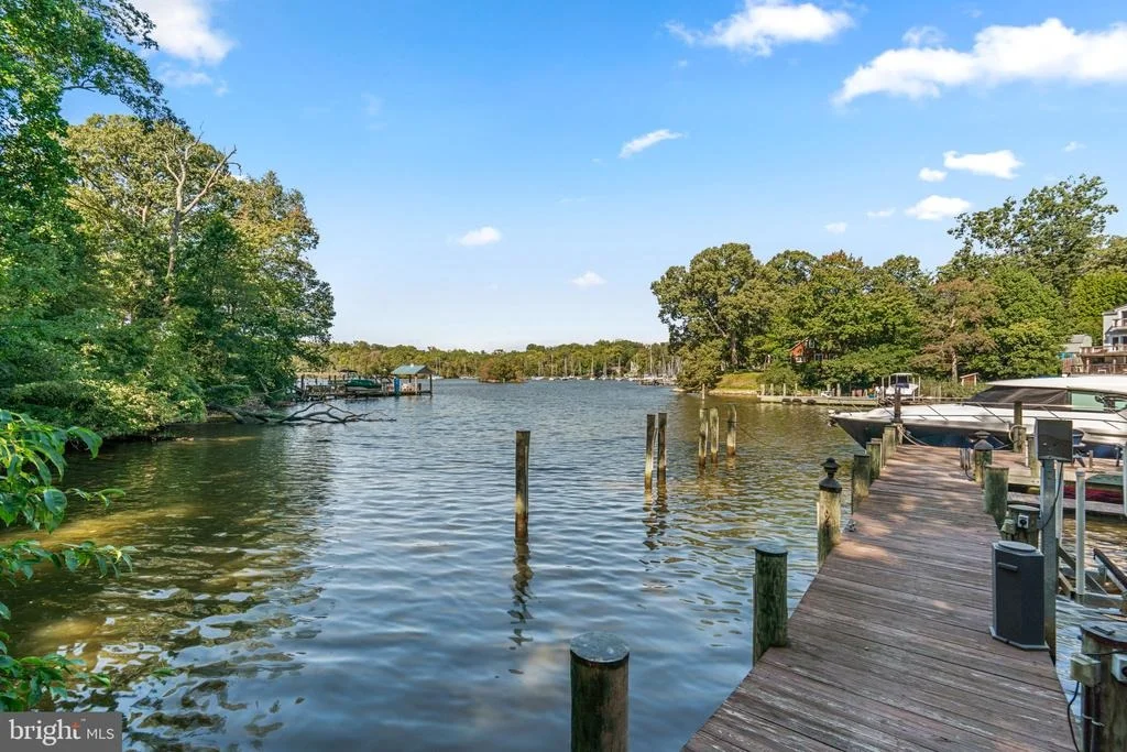 Photo of 370 EAGLE HILL ROAD