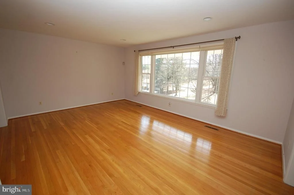 Photo of 10336 BURNSIDE DRIVE