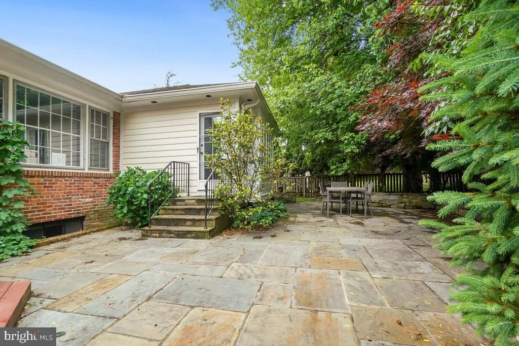 Photo of 7214 POMANDER LANE